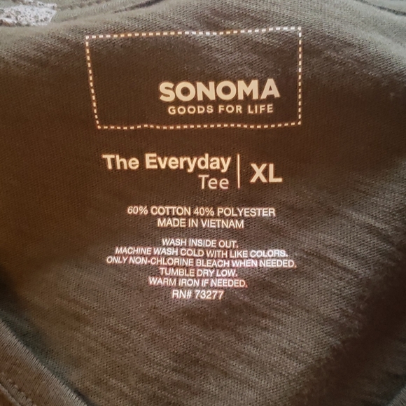 ♡SOLD♡Two T-Shirts - Picture 6 of 6